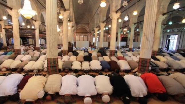 غريب.. صلاتان للجمعة بنفس المسجد بمنطقة قروية يثير جدلا بمواقع التواصل الإجتماعي